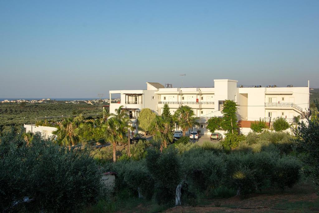 Pinelopi Aparthotel 3*